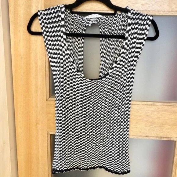 Trina Turk Tops - Trina Turk Black and White Knit Top